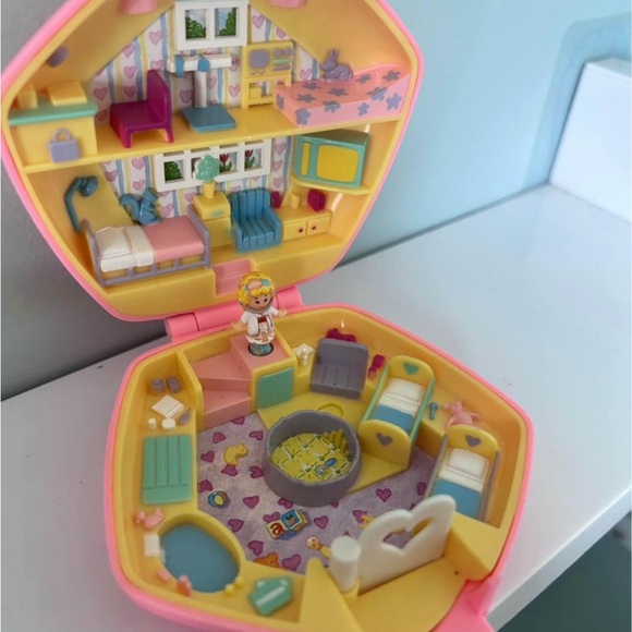 Polly Pocket Nursery - Picture 3 of 3